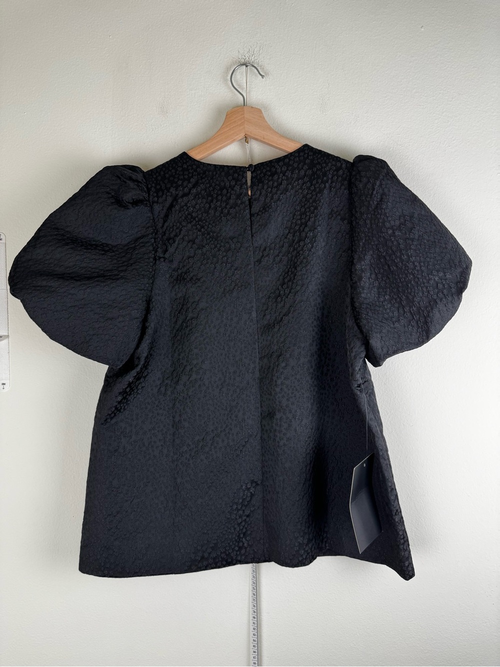 NWT Tuckernuck Pomander Place Lyla Jacquard Puff Sleeve Blouse Black Medium - Picture 8 of 12